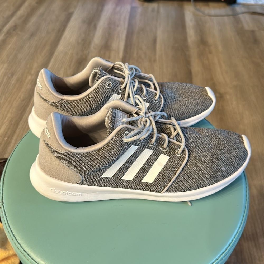 Adidas cloud foam grey/white running shoe size 11 - Picture 4 of 9